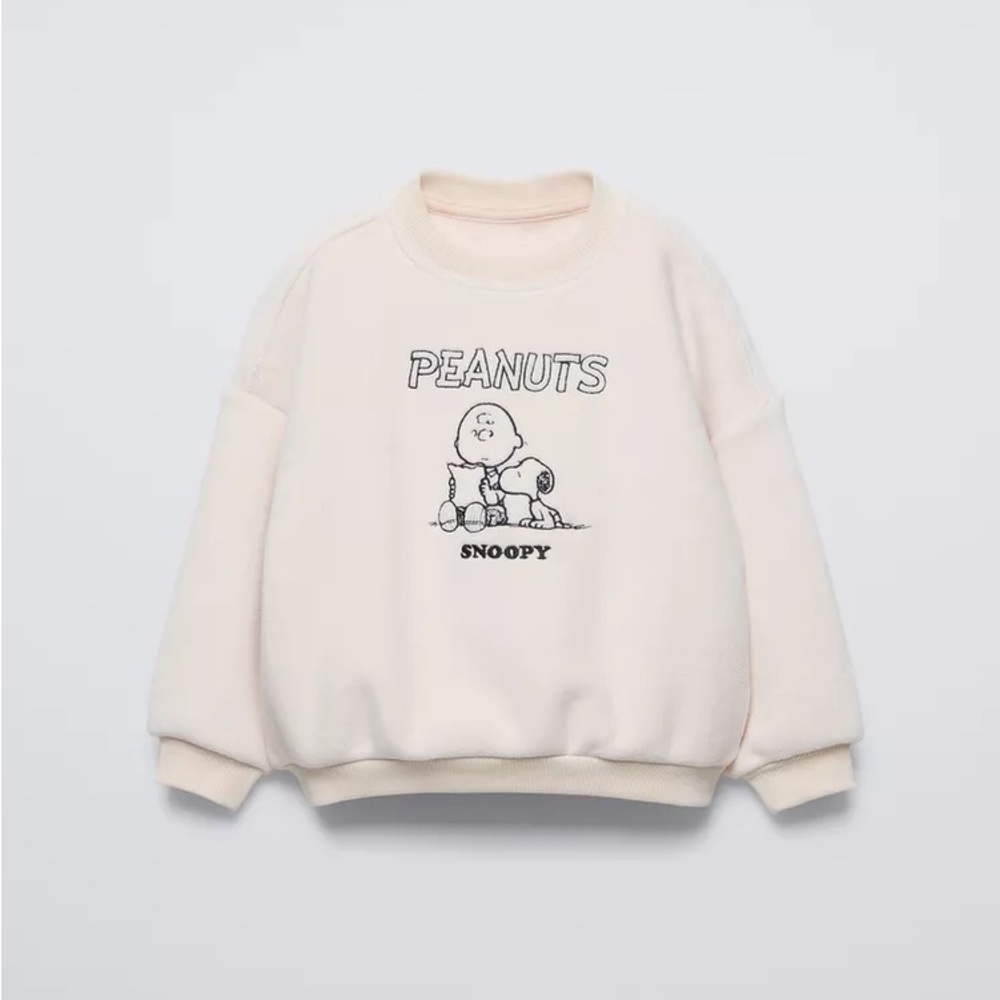 Zara Cream Sweatshirt peanuts Snoopy design